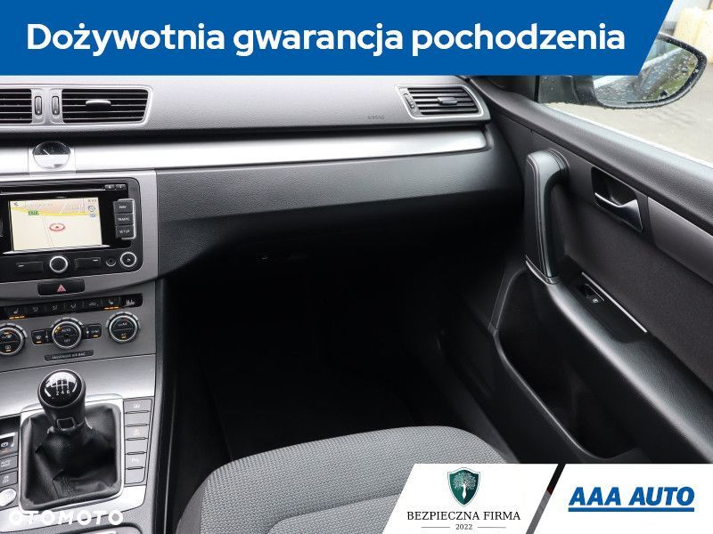 Volkswagen Passat - 10