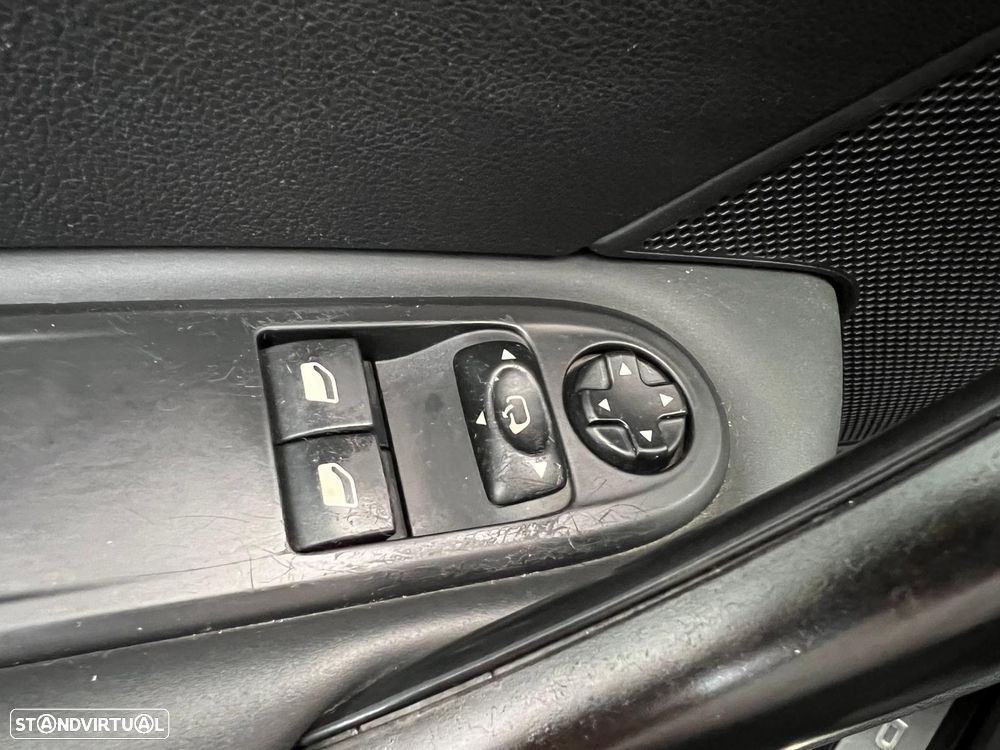 Peugeot RCZ 2.0 HDi FAP 160 GT-Line - 27