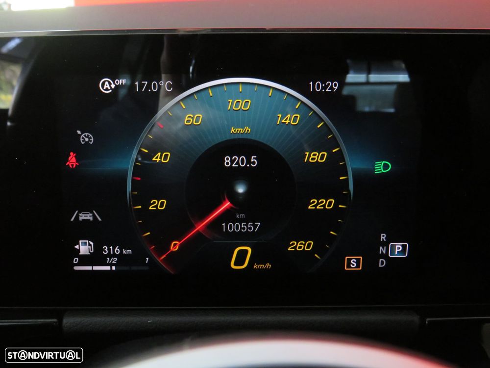 Mercedes-Benz GLA 180 d Style - 18