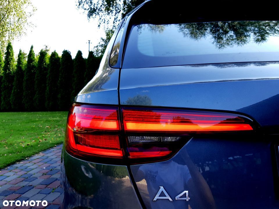 Audi A4 Avant 2.0 TDI Design - 16