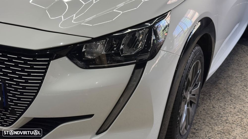 Peugeot e-208 Active Pack - 10