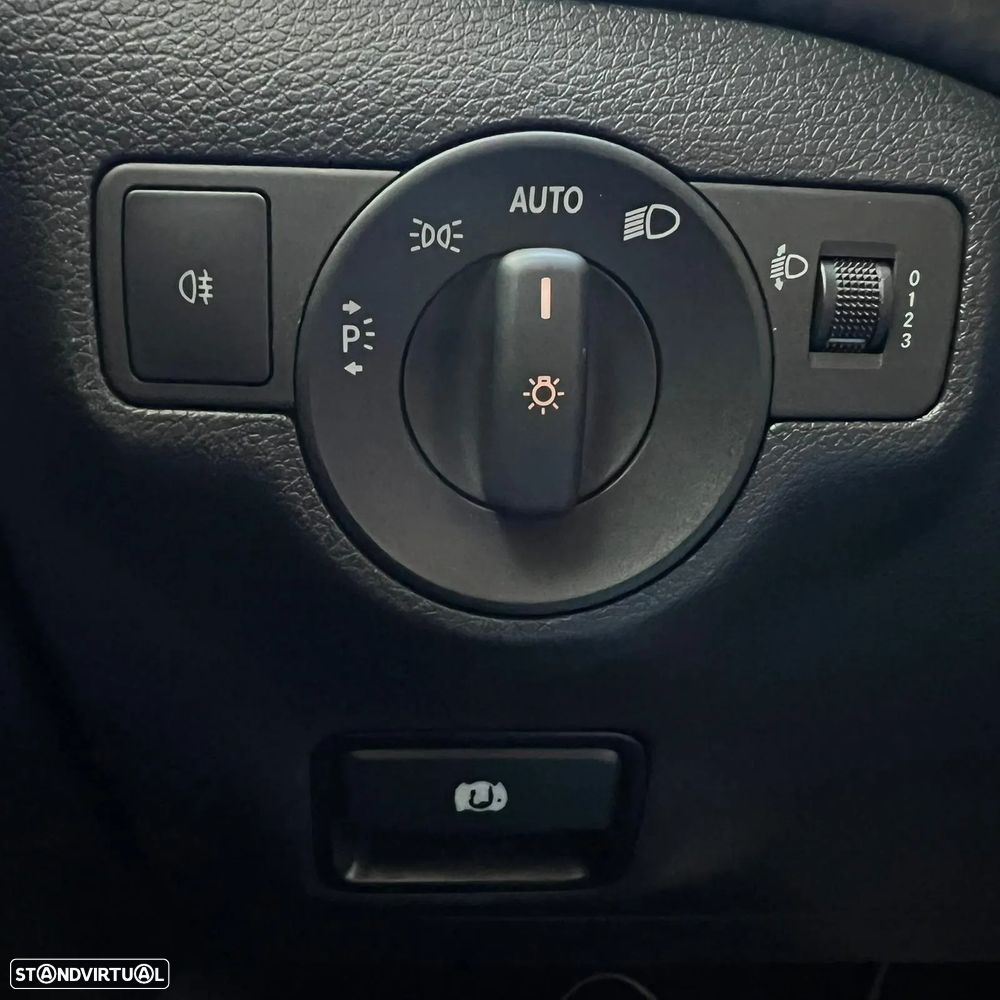 Mercedes-Benz GLA 180 d - 10