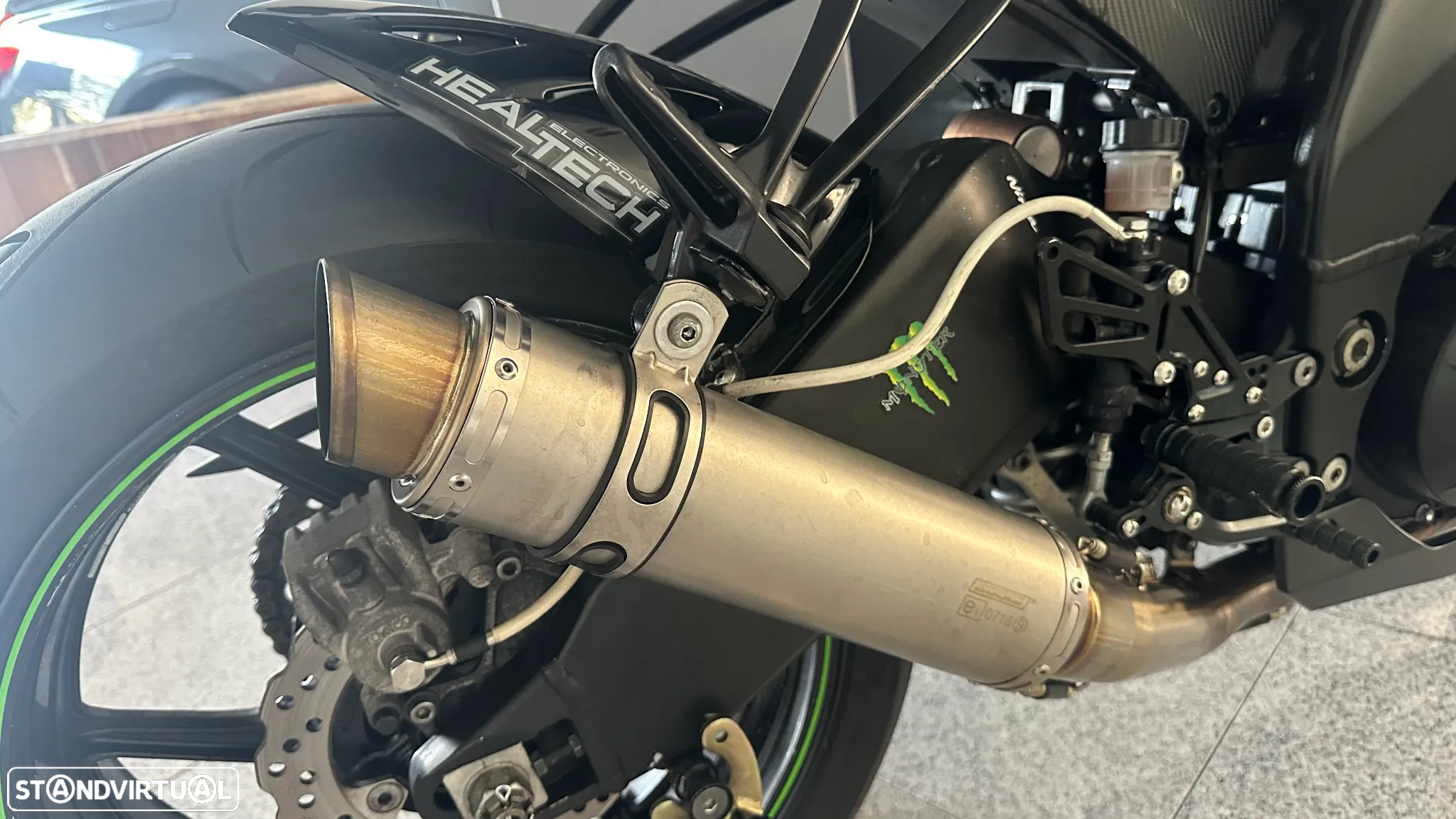 Kawasaki Ninja ZX-10R - 16