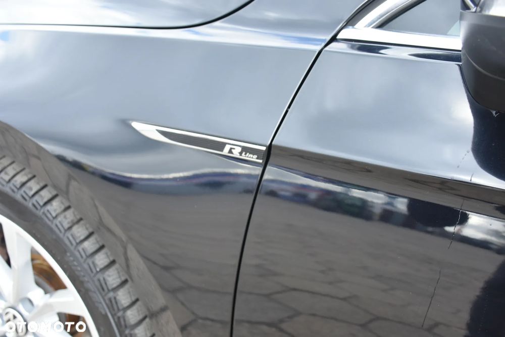 Volkswagen Passat Variant 2.0 TDI SCR DSG 4Motion Business - 12