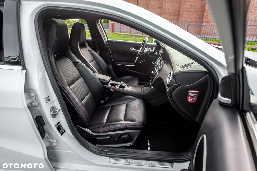 Mercedes-Benz Klasa A 250 4Matic 7G-DCT AMG Line - 23