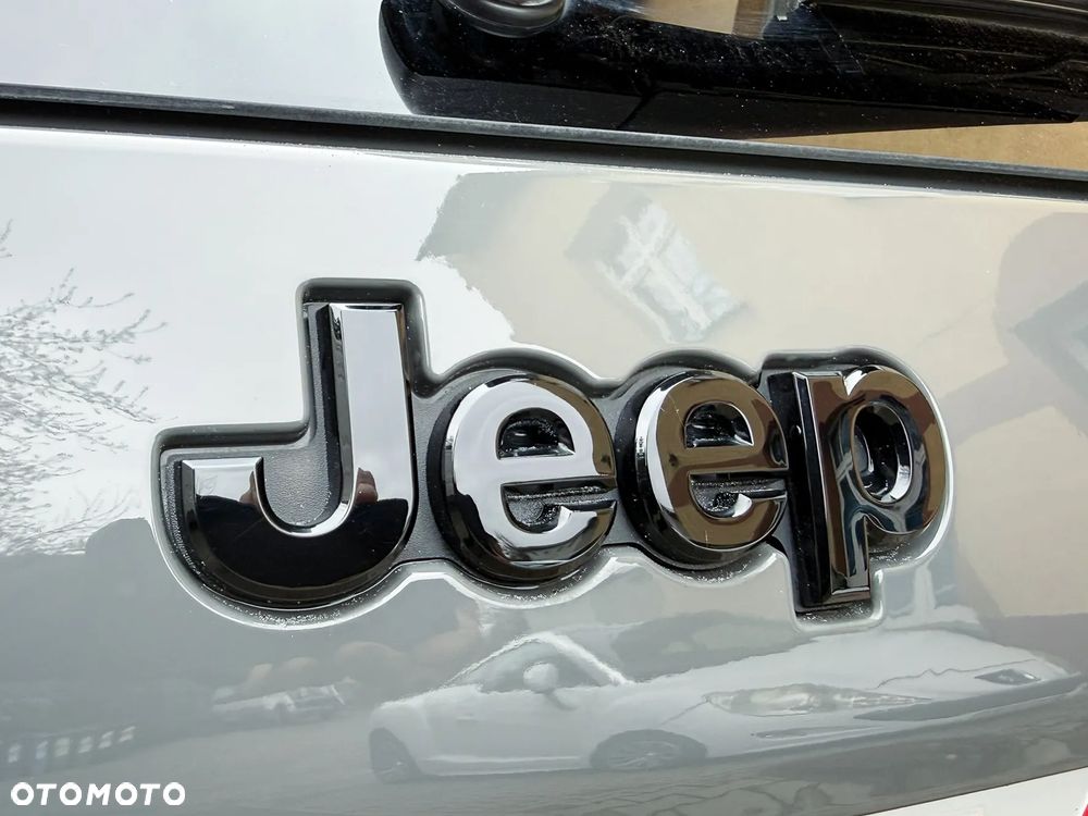 Jeep Cherokee - 25