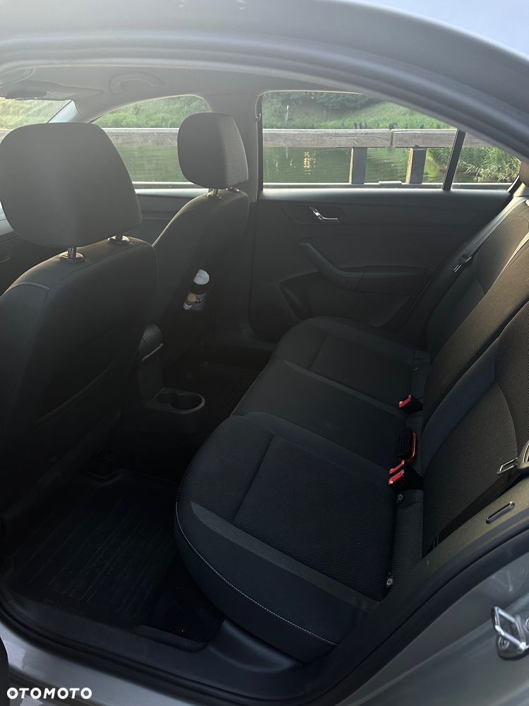 Skoda RAPID 1.2 TSI Ambition - 15