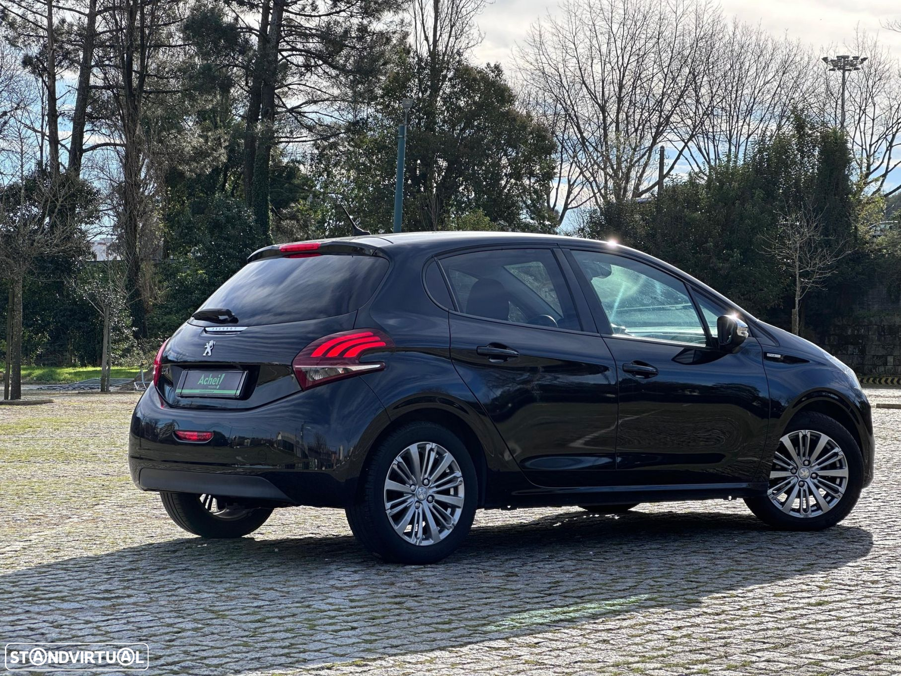 Peugeot 208 - 5
