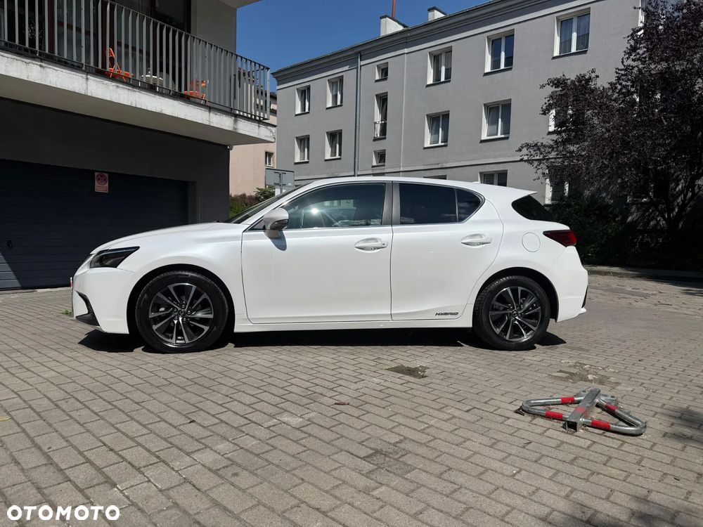 Lexus CT 200h Elegance - 2
