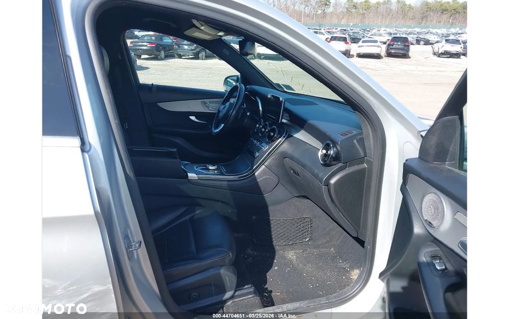 Mercedes-Benz GLC - 7