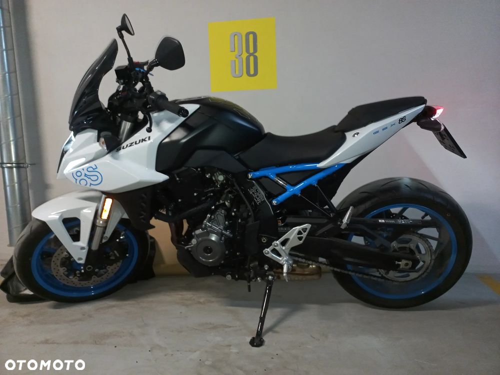 Suzuki GSX - 5