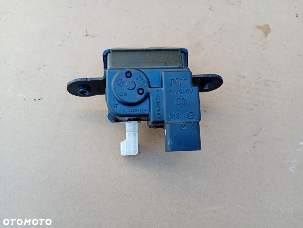 HYUNDAI I30 III KOMBI HB 17-20 ZAMEK KLAPY BAGAŻNIKA 81230-G3000 - 1