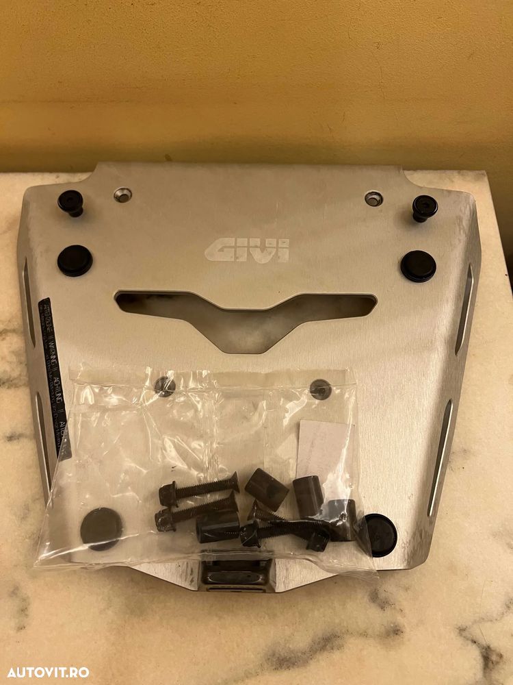 Moto Guzzi V85 TT Tutto Terreno - 11