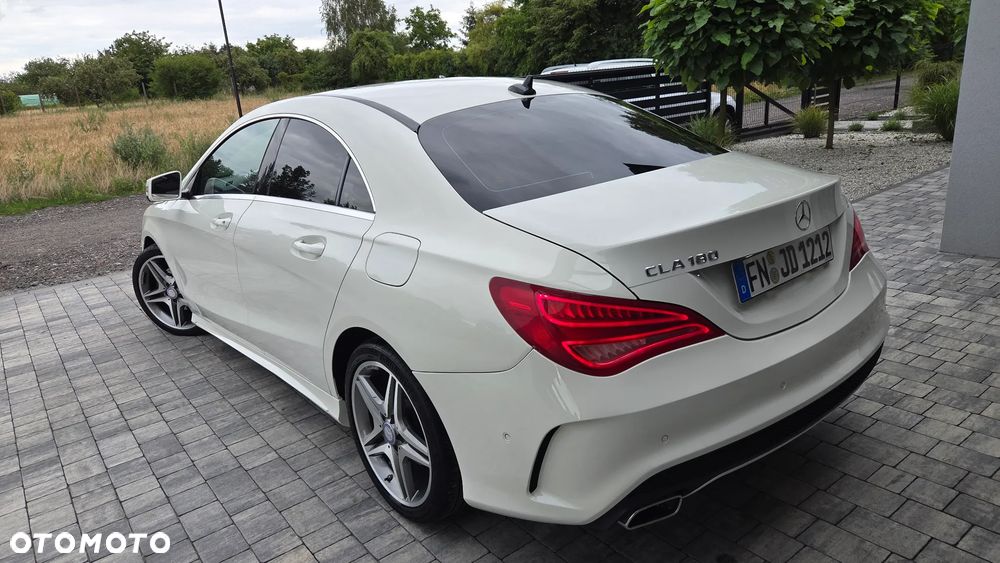 Mercedes-Benz CLA 180 7G-DCT AMG Line - 28
