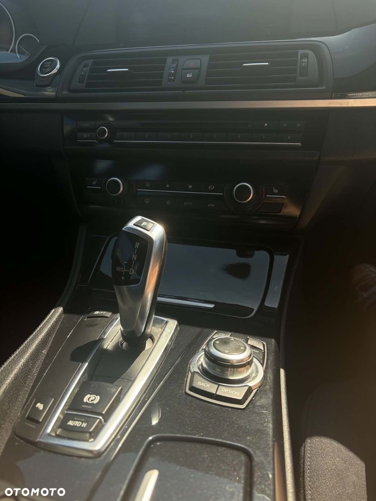 BMW Seria 5 525d - 19