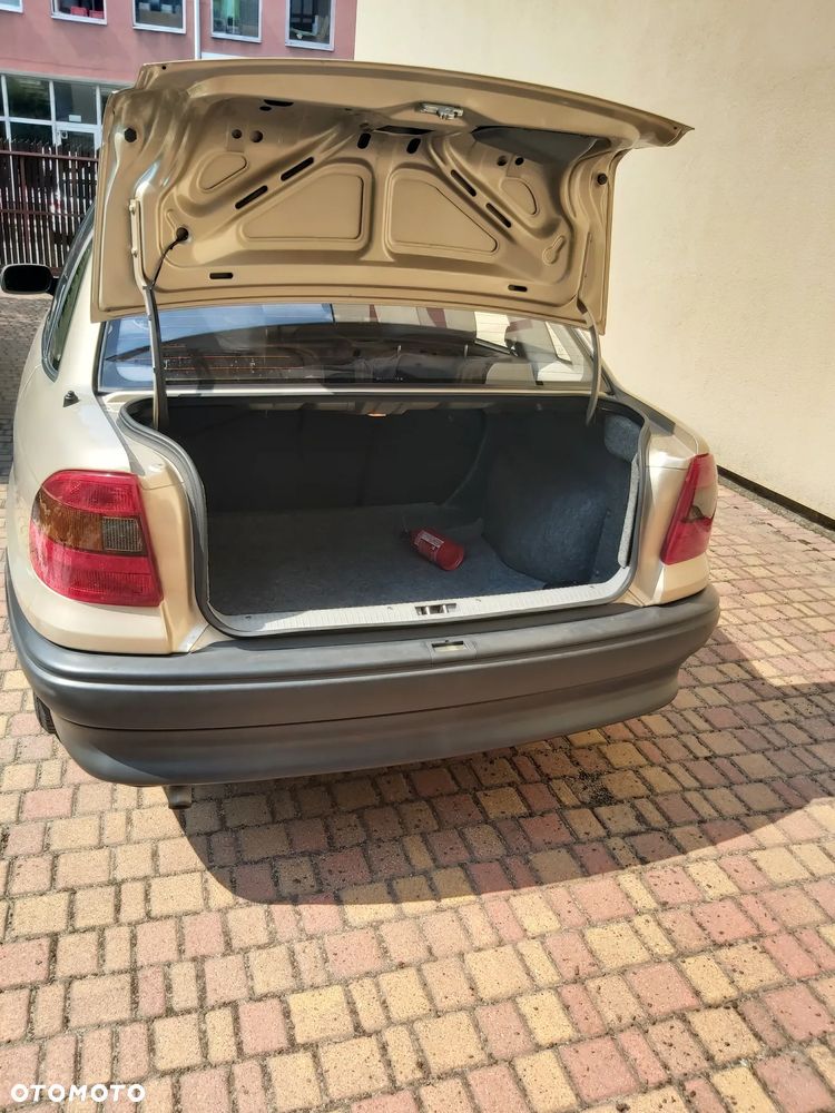 Opel Astra 1.4 GL / Club - 5