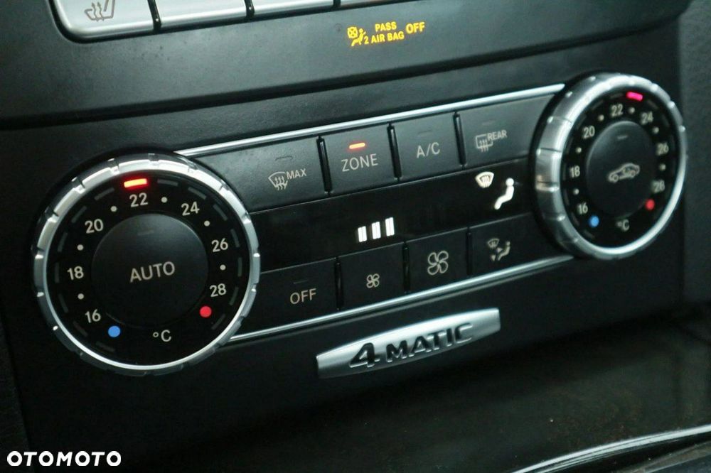 Mercedes-Benz Klasa C 350 BlueEff 4-Matic Avantgarde - 11