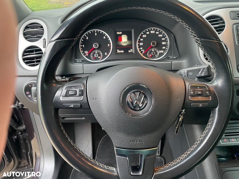 Volkswagen Tiguan - 10