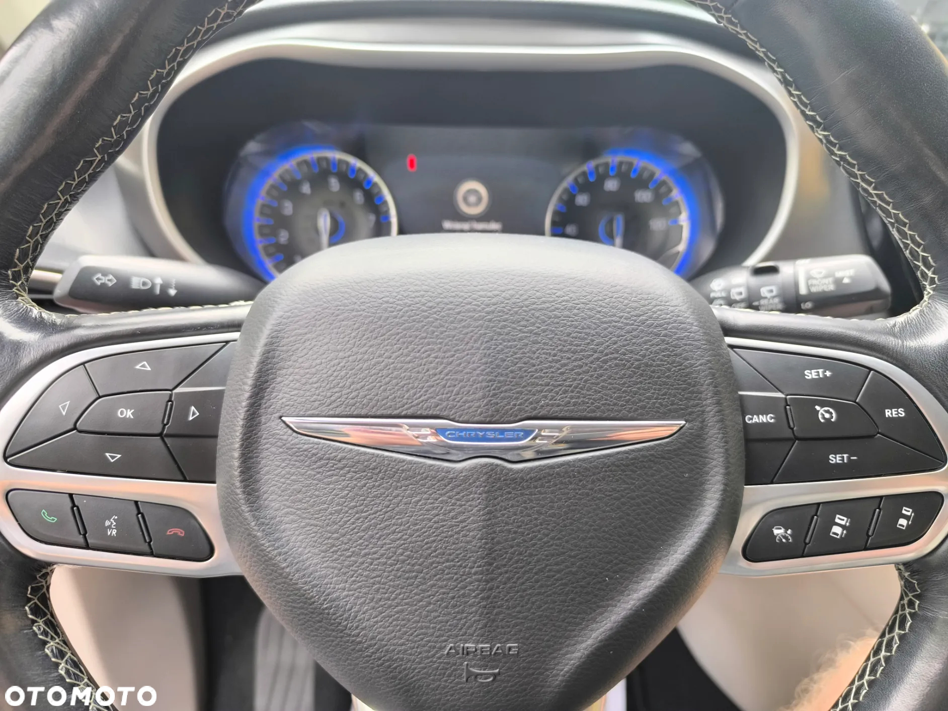 Chrysler Pacifica - 28