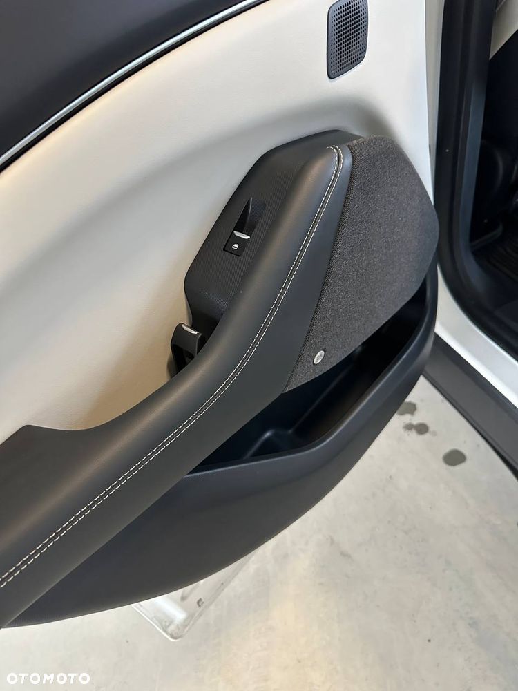 Ford Mustang Mach-E AWD PREMIUM - 13