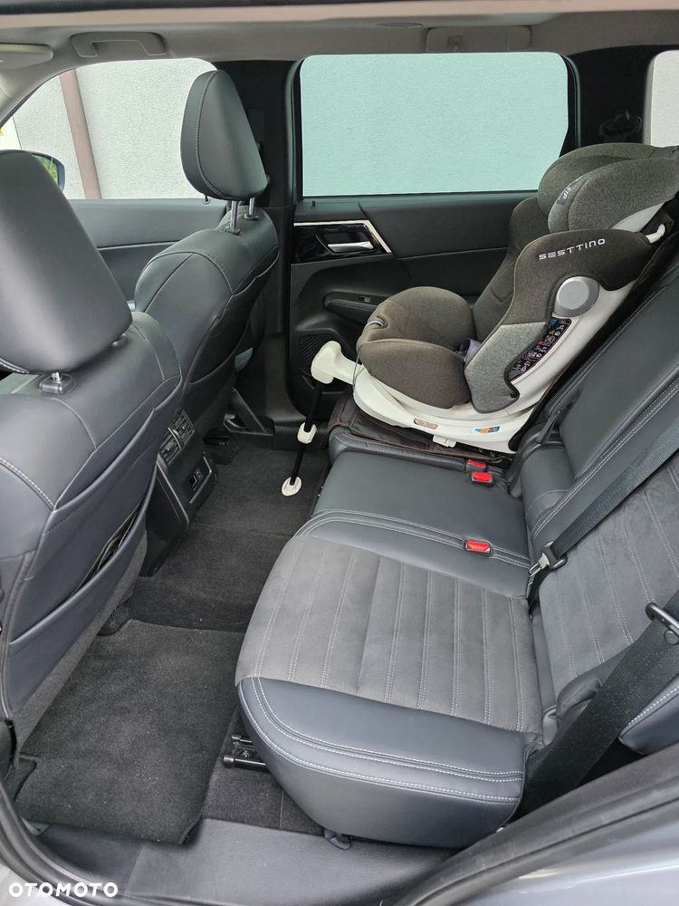 Mitsubishi Outlander - 10