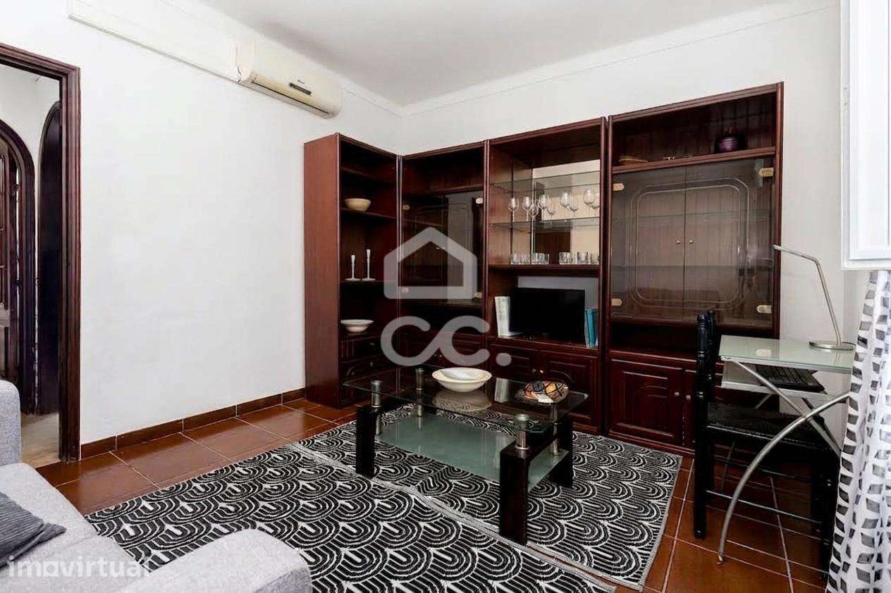Moradia T2+1 c/ Aproveitamento de Sótão, Bairro dos Canaviais, Évora - Grande imagem: 3/27