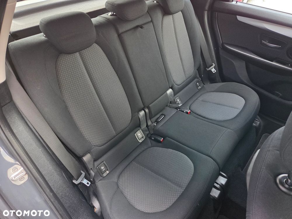 BMW Seria 2 218i Advantage - 12