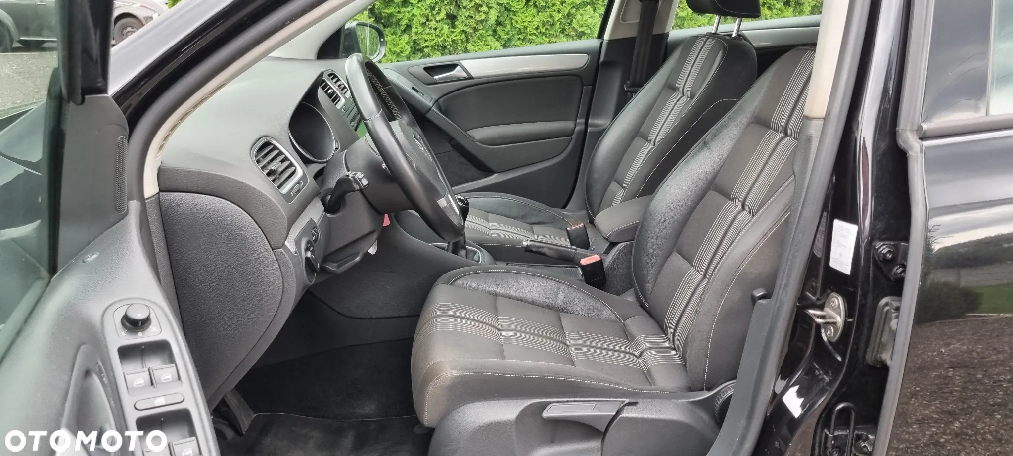 Volkswagen Golf - 6