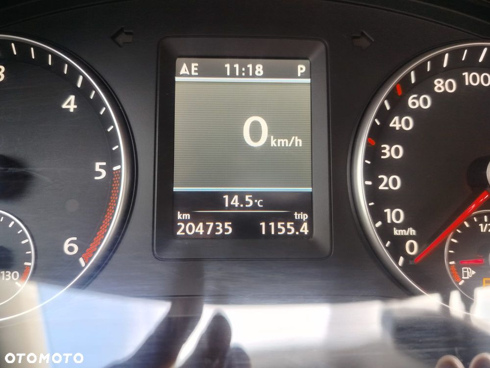 Volkswagen Touran - 23