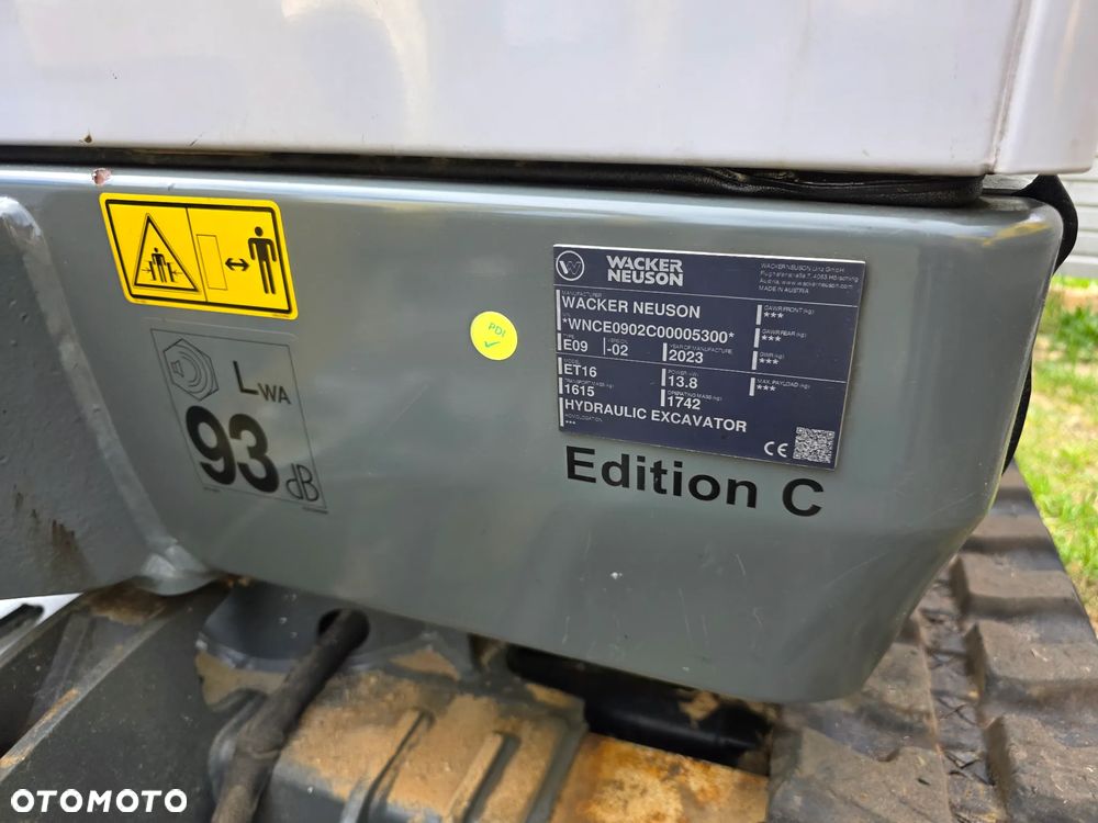 Wacker Neuson ET16 2023, stan idealny, niski przebieg 400mtg, szybkozłącze hydrauliczne, 3 x łyżka - 3