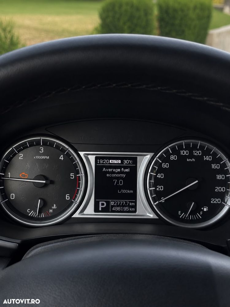 Suzuki Vitara 1.6 DDIS 4X4 Luxus Aut. - 9