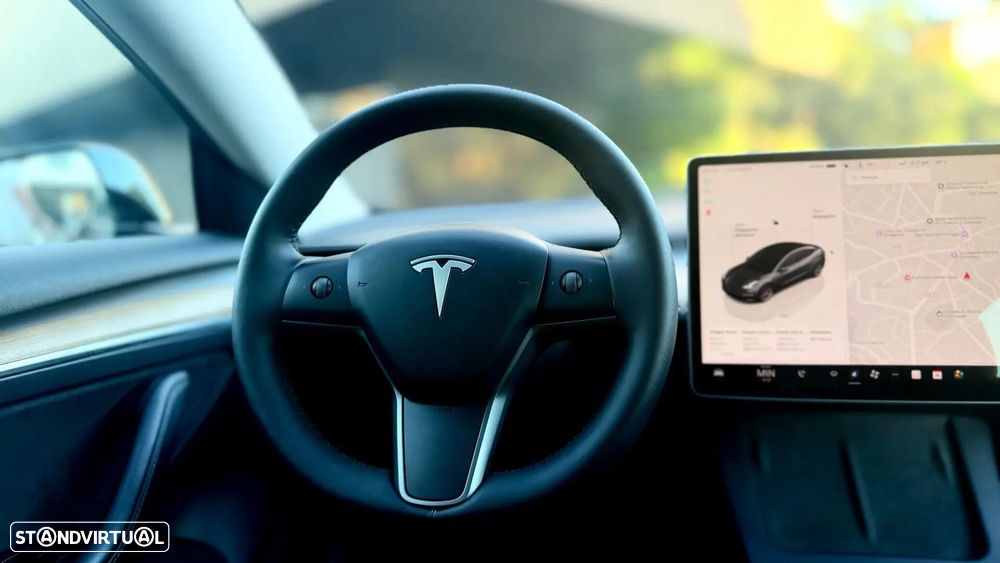 Tesla Model 3 - 4