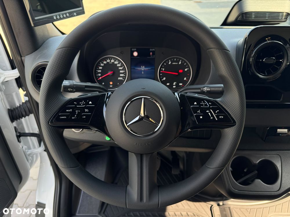 Mercedes-Benz Sprinter - 17