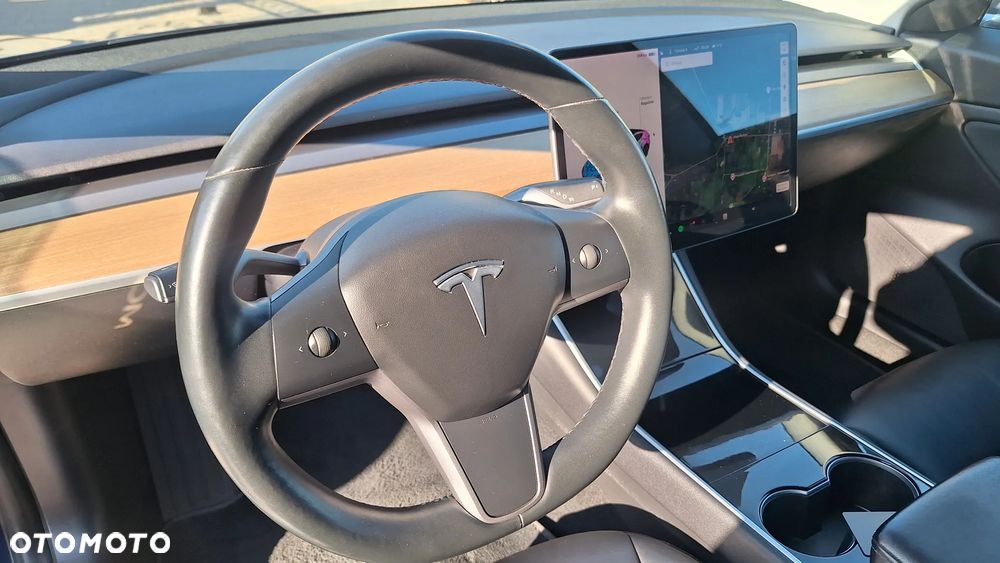 Tesla Model 3 - 23