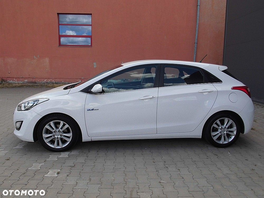 Hyundai i30 1.6 CRDi Fifa World Cup Edition - 17