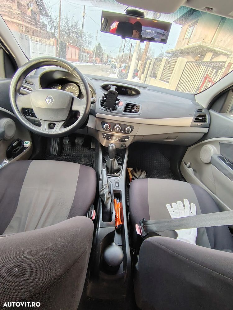 Renault Fluence 1.6 16V Authentique - 14