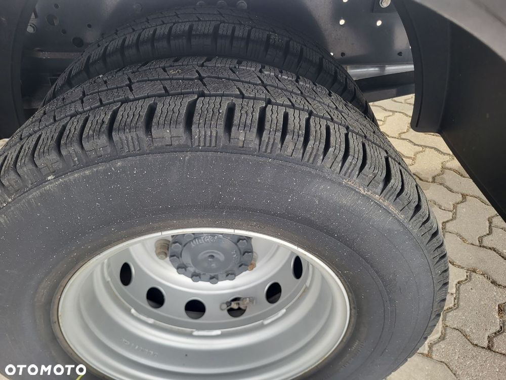 Iveco 72C18A8H/P Kontener 15e-palet winda 1000 kg - 18