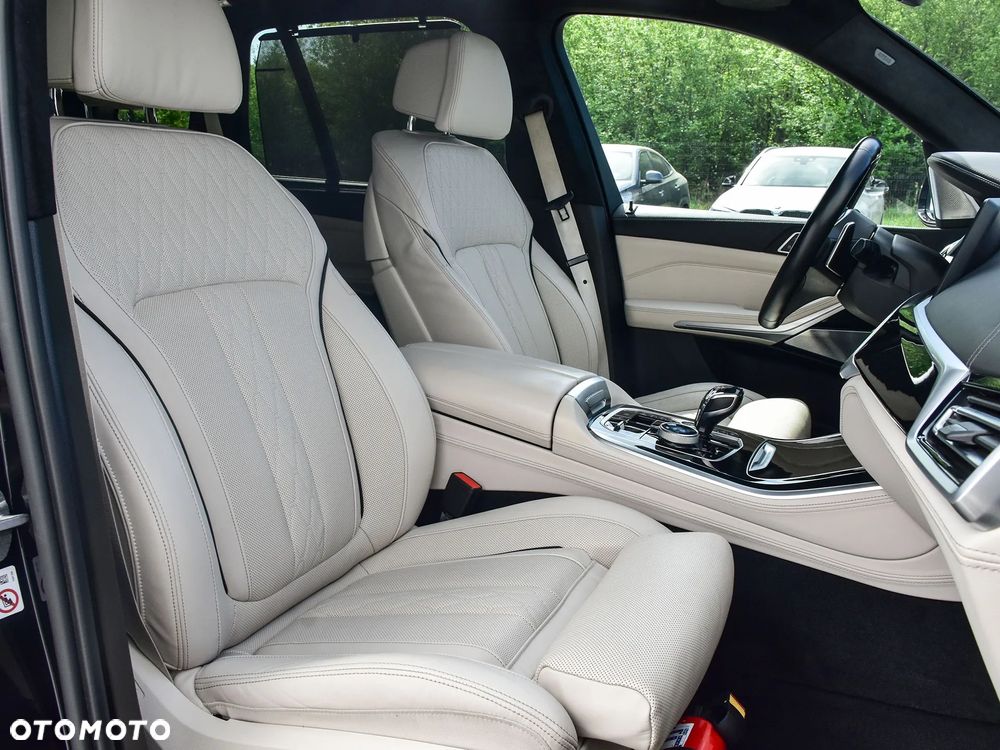 BMW X5 M50i - 4