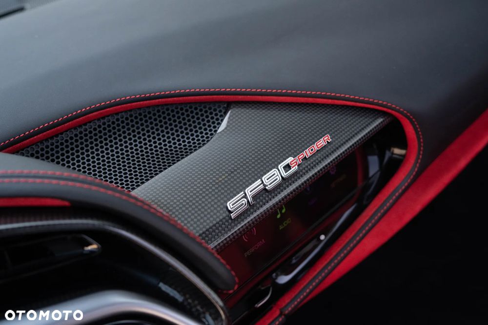 Ferrari SF90 Spider - 33