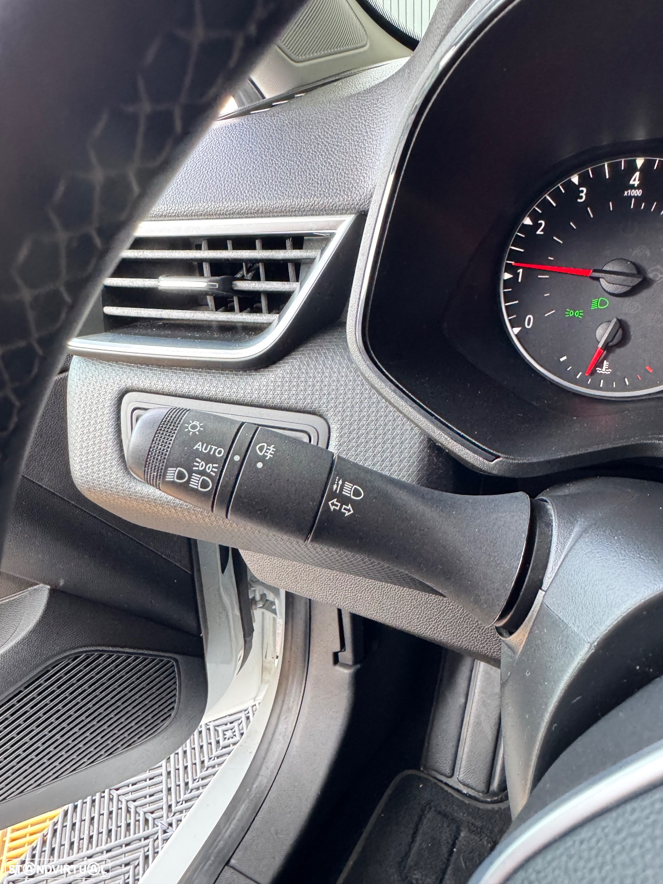 Renault Clio TCe 90 BUSINESS EDITION - 15
