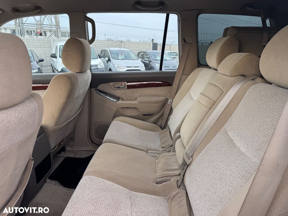 Toyota Land Cruiser - 17