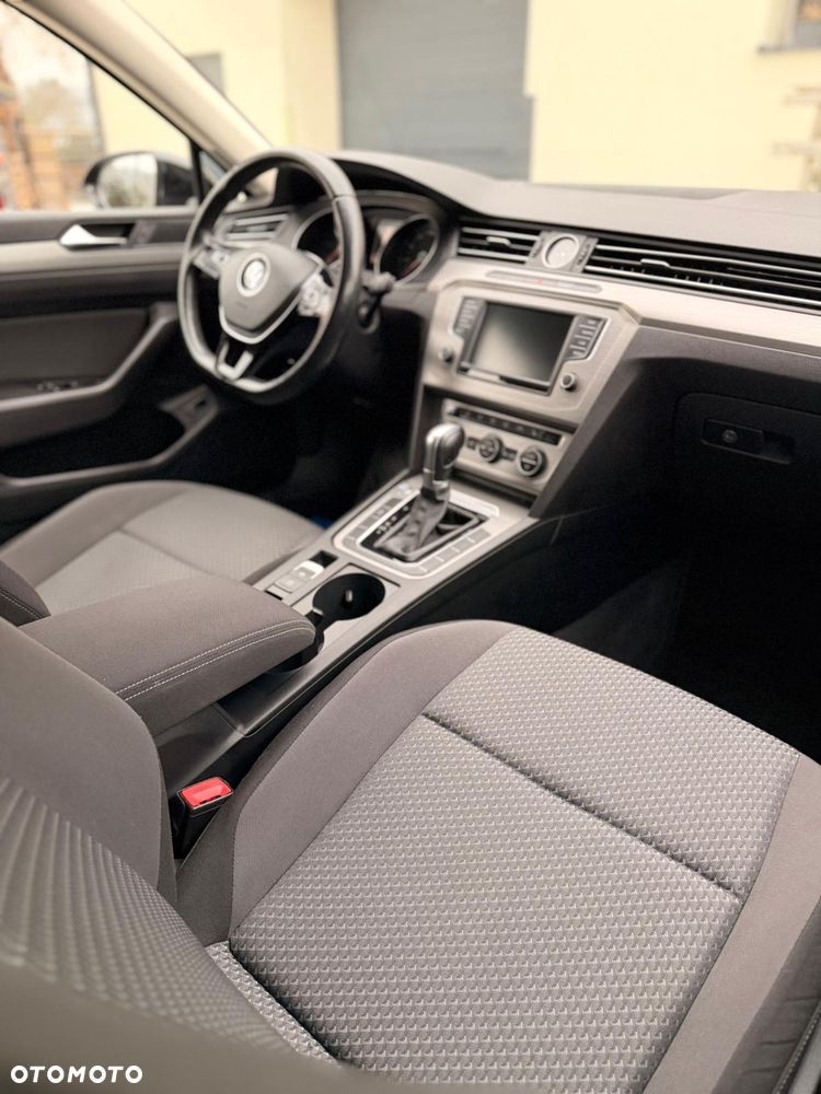 Volkswagen Passat 2.0 TDI (BlueMotion Technology) DSG Trendline - 12