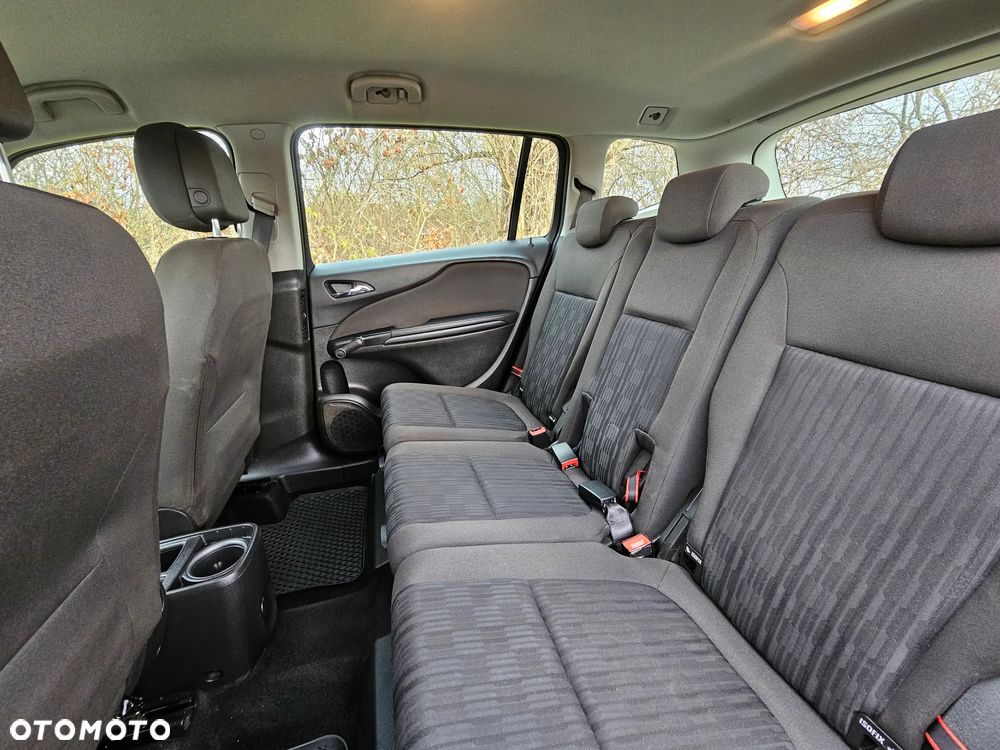 Opel Zafira Tourer 1.8 Active - 31