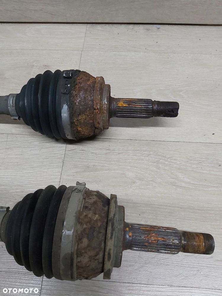 Toyota Auris II półoś lewa przegub 1,6 valvematic 43420-02B30 - 2