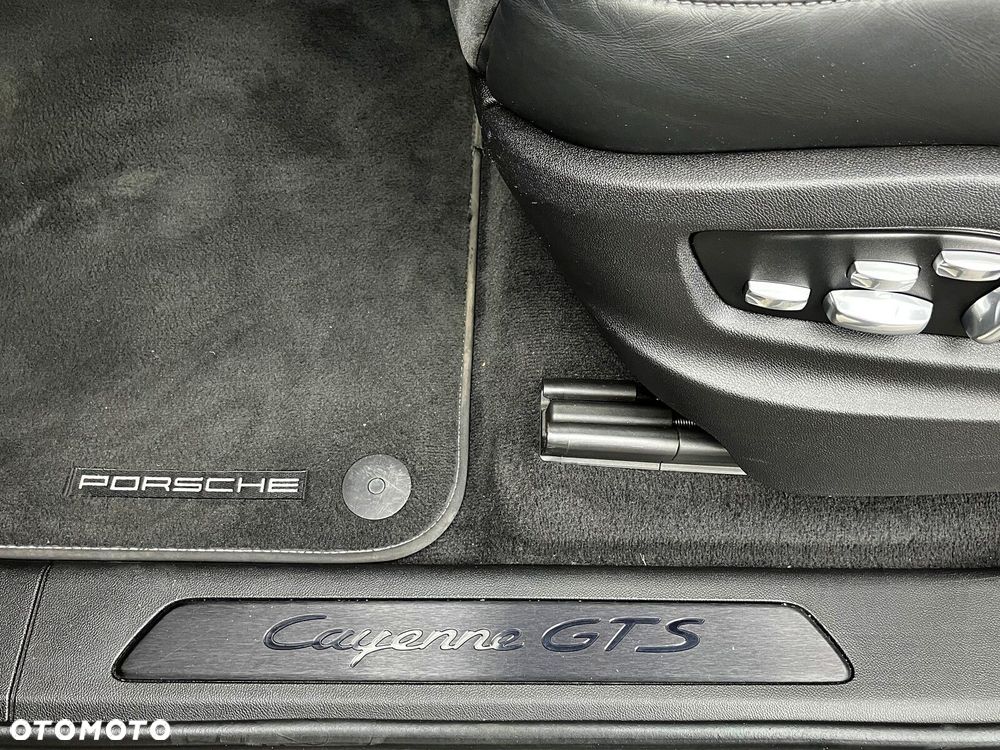 Porsche Cayenne - 18
