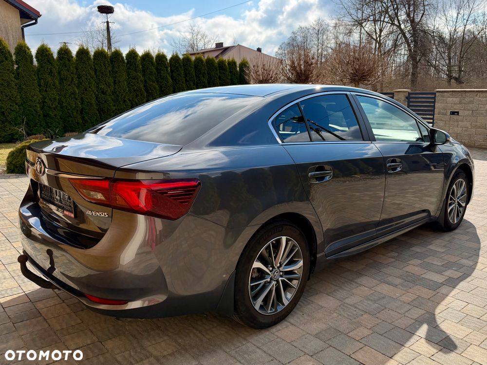 Toyota Avensis 1.8 Sol NAVI - 6