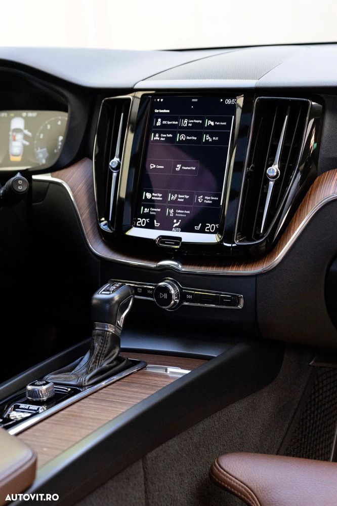 Volvo XC 60 T5 AWD Inscription - 32