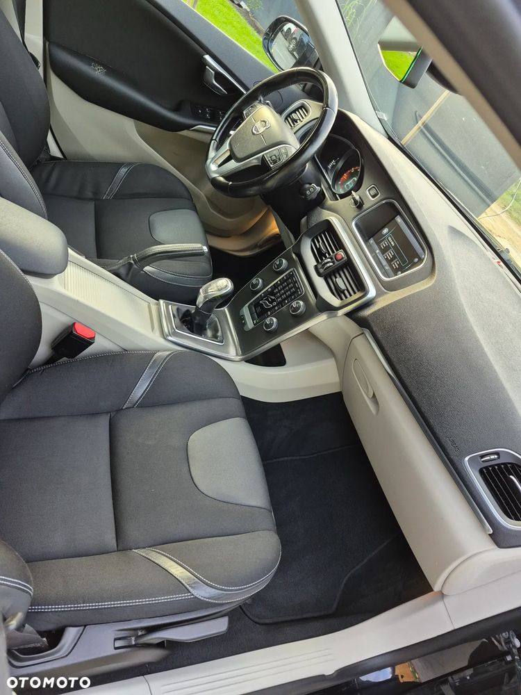 Volvo V40 T3 - 11