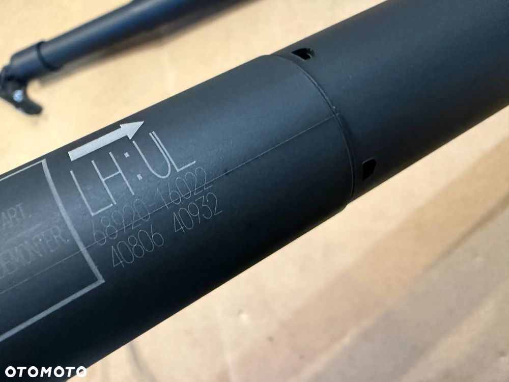 Siłownik klapy bagażnika teleskop 68910-16022 Toyota Corolla Cross 2025r prawy lewy OE - 3