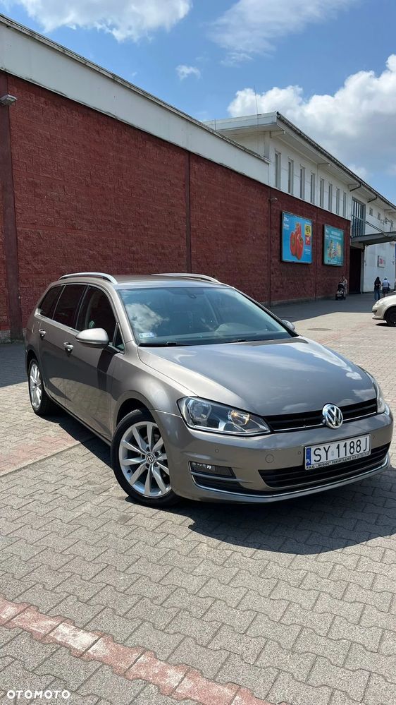 Volkswagen Golf - 1
